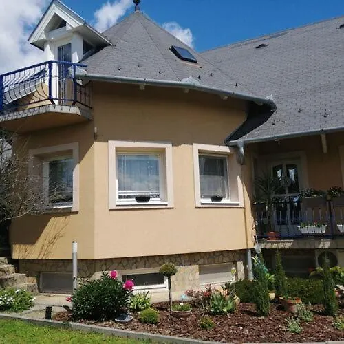 Marianna Проживание в семье Черсегтомай