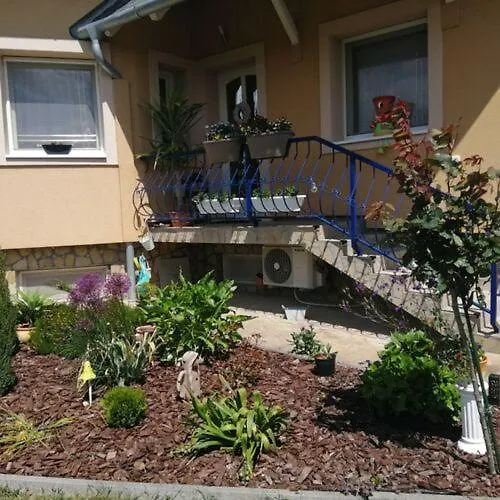 Marianna Проживание в семье Черсегтомай